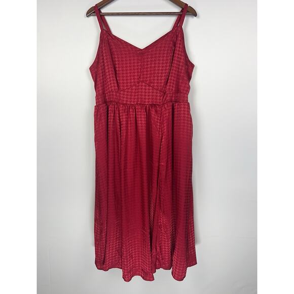 Torrid Women’s Plus 2 Red Fit & Flare Midi Dress Lace-Up Back - Picture 10 of 11